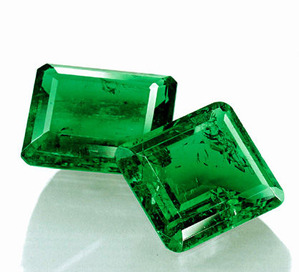 232 Colombian Emerald 17.97+15.99cts