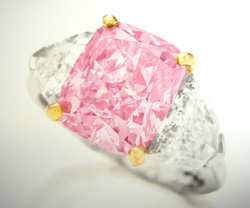 00ct Fancy Vivid Pink Ptentially Flawless