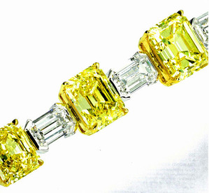 298 F.V.Y.&White Diamond Bracelet tolal 40.02ct