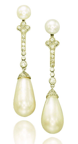 266 Natural Pearl Diamond Ear Pendant